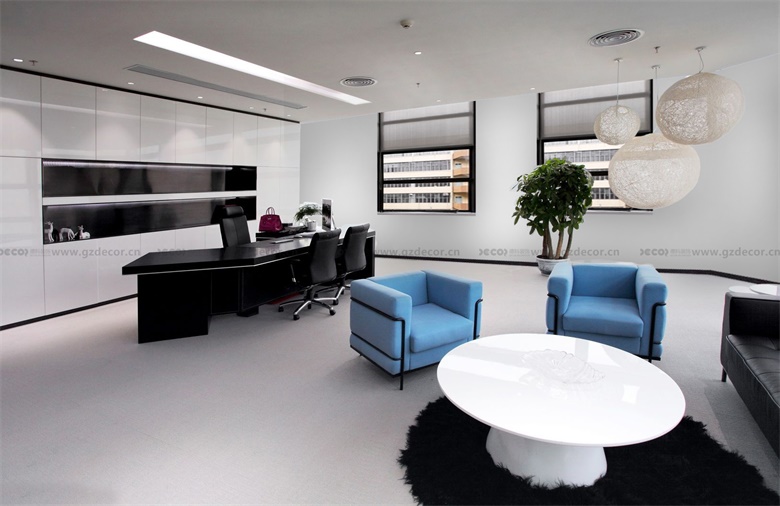 辦公空間設(shè)計(jì)中如何平衡開(kāi)放性與私密性的需求